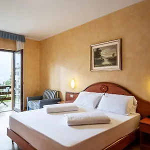 Caravel 4*, Limone sul Garda Italien